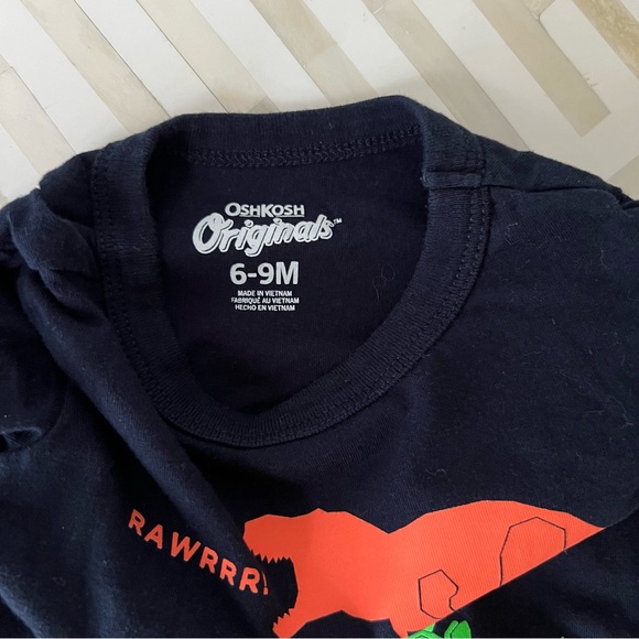 OSHKOSH Dinosaur Top, 6-9mo - Picture 2 of 4